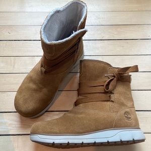 Timberland insulted and waterproof size 7 side tie boot